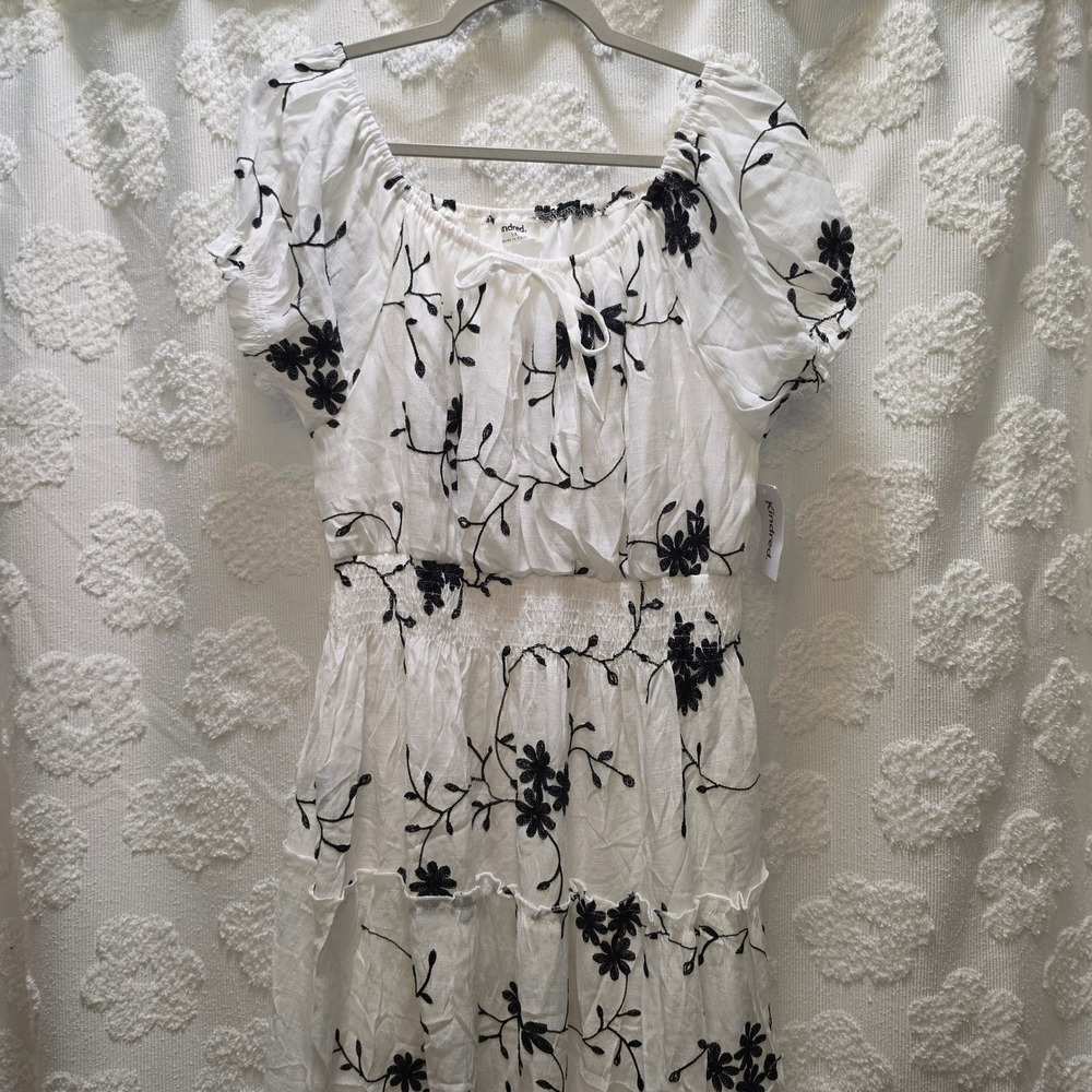 Kindred White Black Floral Embroidered Tiered Maxi Dress Plus Size 1X NWT